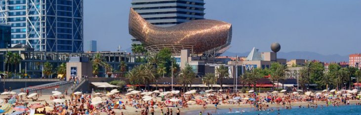 Strand in Barcelona strand, barcelona, spanje, vakantie
